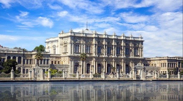 Dolmabahçe Sarayı Süfera Salonu ve Çevresindeki Odaların Konservasyonu İşi