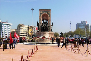 Taksim Cumhuriyet Anıtının Çevre Düzenlemesi Restorasyonu